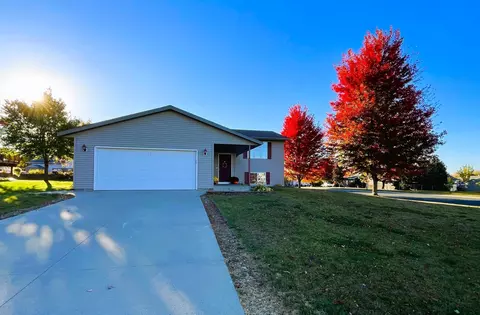 507 12th Ave NE, Stewartville, MN 55976