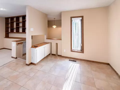 4504 Cinnamon Ridge Trl #B, Eagan, MN 55122 photo 10