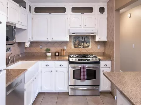 4504 Cinnamon Ridge Trl #B, Eagan, MN 55122 photo 8