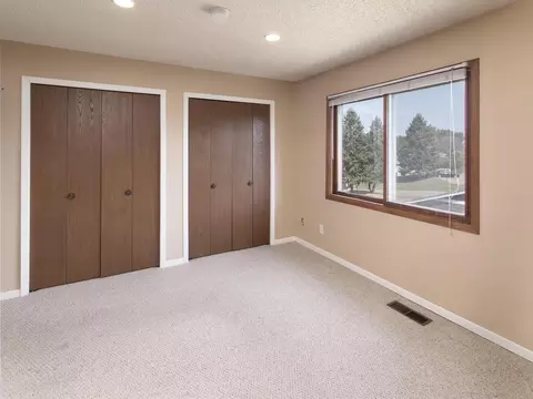 4504 Cinnamon Ridge Trl #B, Eagan, MN 55122 photo 14