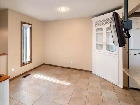 4504 Cinnamon Ridge Trl #B, Eagan, MN 55122 photo 6