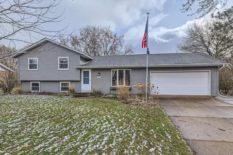 10424 Partridge St NW, Coon Rapids, MN 55433