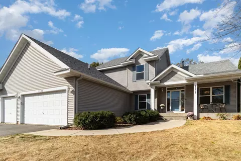 2505 Burl Oak Curv, Hudson, WI 54016