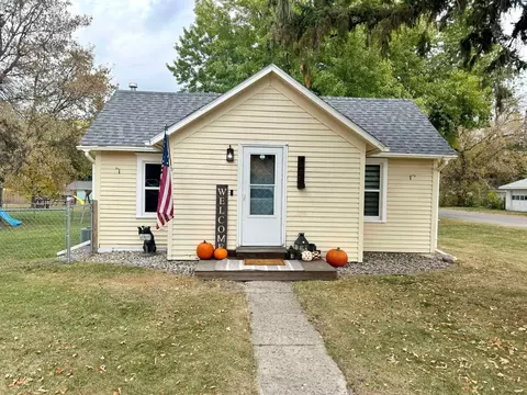 702 1st St, Hawley, MN 56549