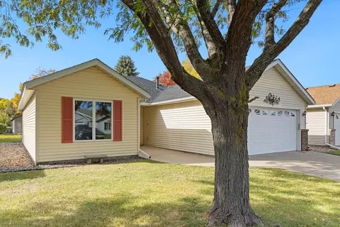 909 Willow Grove Cir, Waite Park, MN 56387
