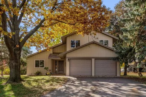 1608 Jackson Ct, Shakopee, MN 55379