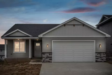 1815 Morning Glory Dr, River Falls, WI 54022