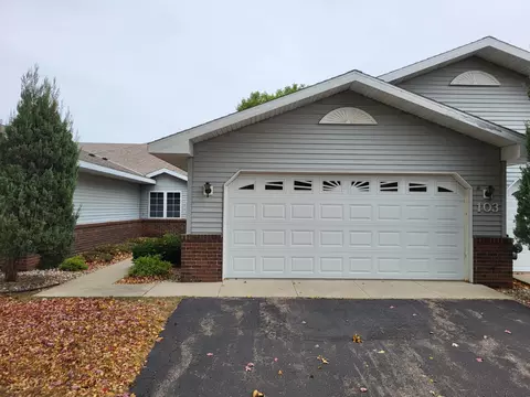 103 Raven Ct, Mankato, MN 56001