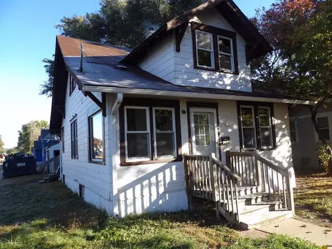 910 4th Ave SW, Austin, MN 55912