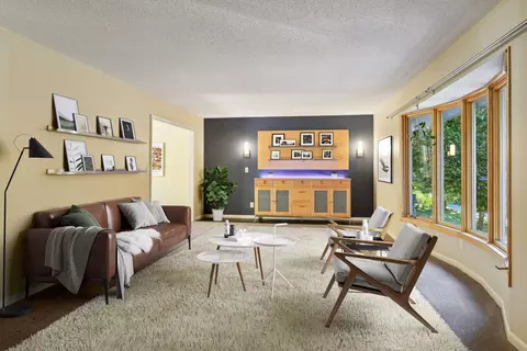 4640 Bassett Creek Ln, Golden Valley, MN 55422