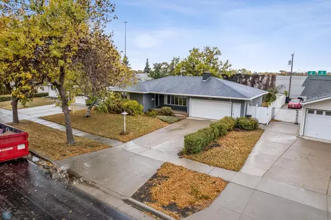 1009 Park Dr S, Fargo, ND 58103