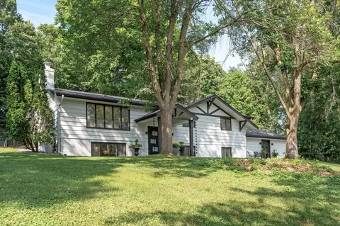 17046 Chiltern Hills Rd, Minnetonka, MN 55345