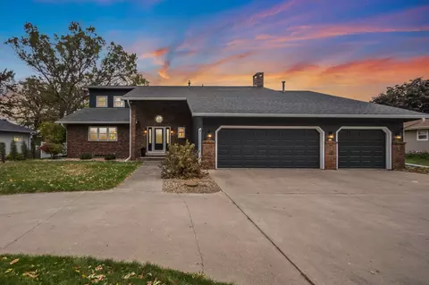 999 Shoreacres Dr, Fairmont, MN 56031