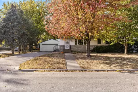 20775 Holiday Ave, Lakeville, MN 55044