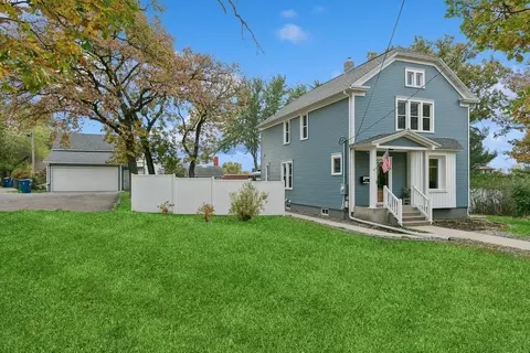 302 2nd St S, Sauk Rapids, MN 56379
