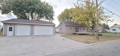 543 1st St NE, Blooming Prairie, MN 55917