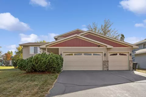 600 Mckinley St, Anoka, MN 55303