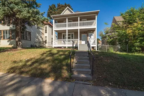 829 3rd St E, Saint Paul, MN 55106