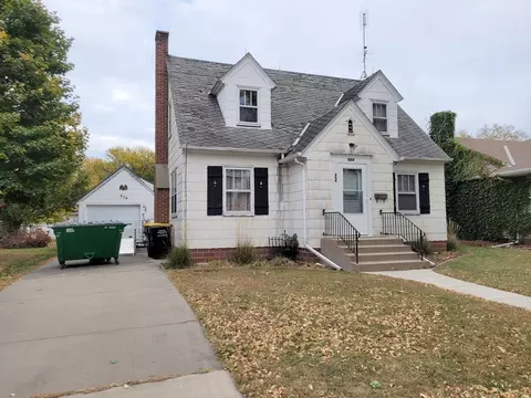 604 Park St S, Fairfax, MN 55332