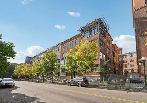 209 8th St E #303, Saint Paul, MN 55101