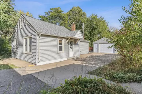 800 Mcknight Rd N, Maplewood, MN 55119
