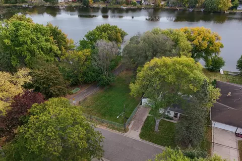 503 Gentry Ave N, Oakdale, MN 55128
