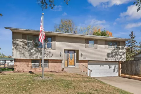 1322 17th St W, Hastings, MN 55033