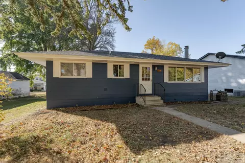 407 2nd St NE, Hayfield, MN 55940