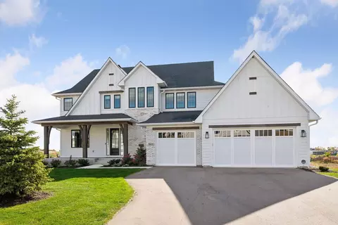 5415 Rolling Hills Pkwy, Chaska, MN 55318