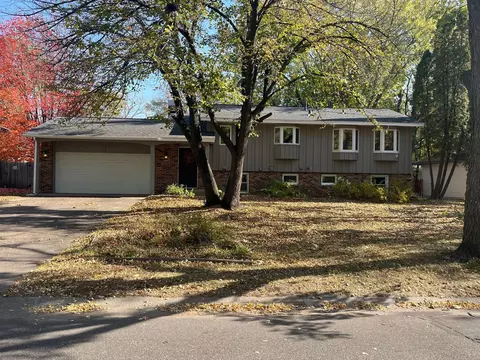 10426 Thrush St NW, Coon Rapids, MN 55433