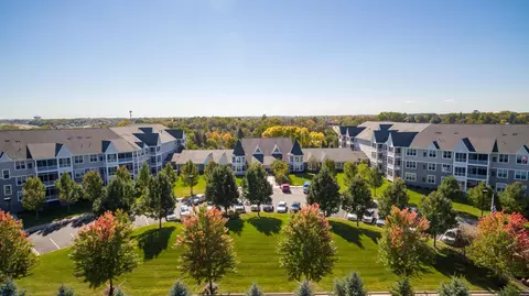100 Clydesdale Trl #127, Hamel, MN 55340