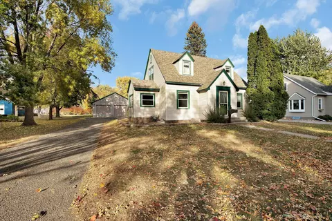 47 5th Ave NE, Hutchinson, MN 55350