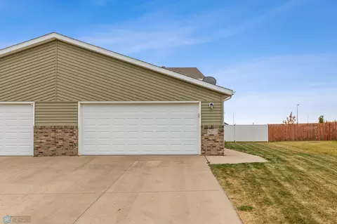 6273 35th St S, Fargo, ND 58104