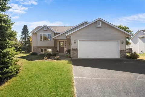 624 Laurel Dr, New Richmond, WI 54017