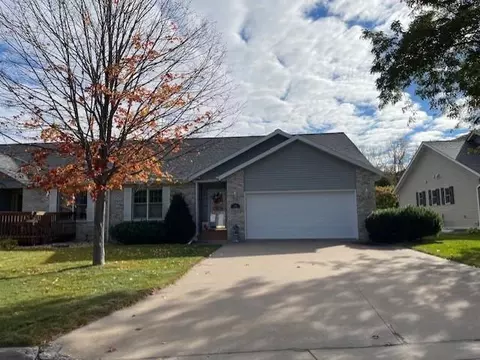 124 Waterford Cir, Winona, MN 55987
