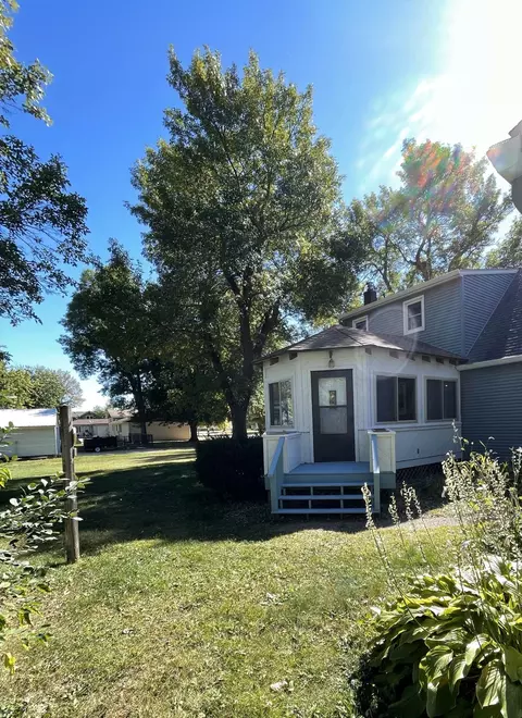 224 E Oak St, Tyler, MN 56178 photo 4