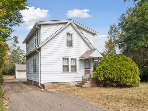 1215 County Road C E, Maplewood, MN 55109