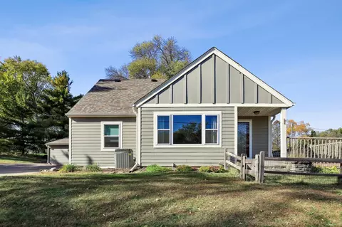 9095 31st St N, Lake Elmo, MN 55042