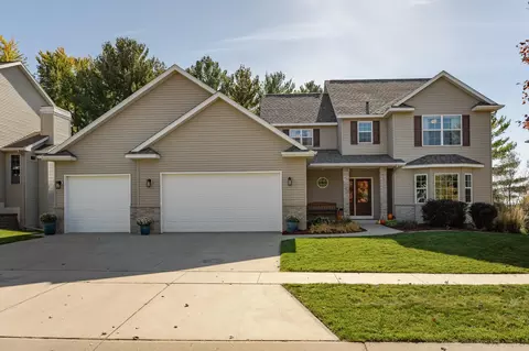 2942 Oakview Dr NE, Rochester, MN 55906