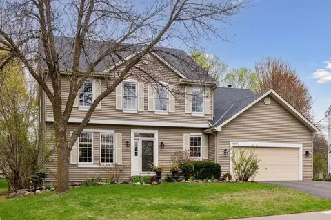 8537 Braxton Dr, Eden Prairie, MN 55347