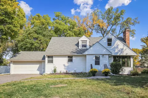 8920 Wally Dr, Golden Valley, MN 55427