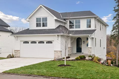 124 Chicago Ave N, Wayzata, MN 55391
