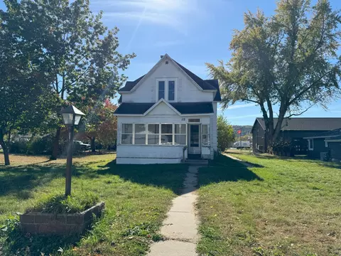112 Market St E, Wabasha, MN 55981