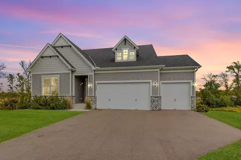 10402 Elm Ln, Rogers, MN 55374