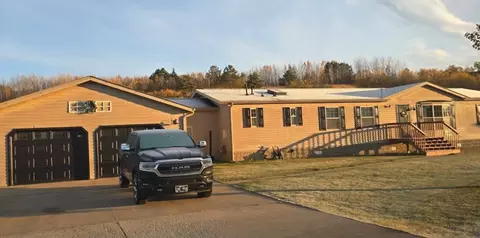 901 Trailview St, Bovey, MN 55709