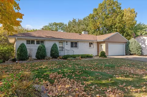 2021 Winnetka Ave N, Golden Valley, MN 55427
