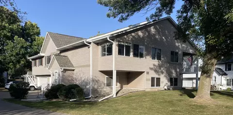 3665 Gershwin Ln N, Oakdale, MN 55128