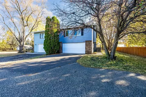 3749 Geneva Ave N, Oakdale, MN 55128