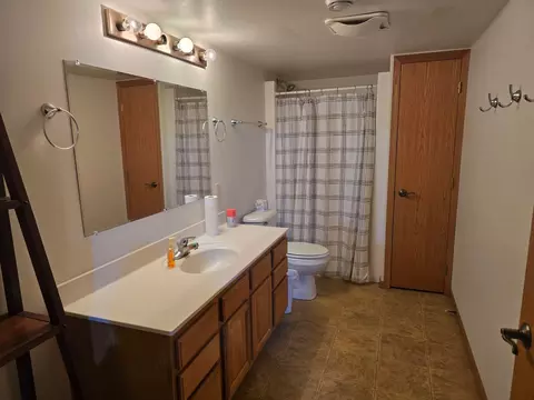 Bath - 821 7th Ave SW, Perham, MN 56573 photo 4 of 6