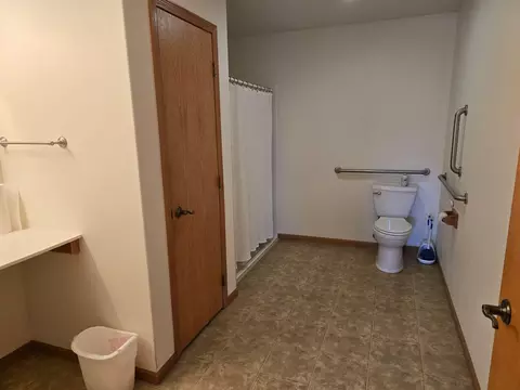 Bath - 821 7th Ave SW, Perham, MN 56573 photo 5 of 6